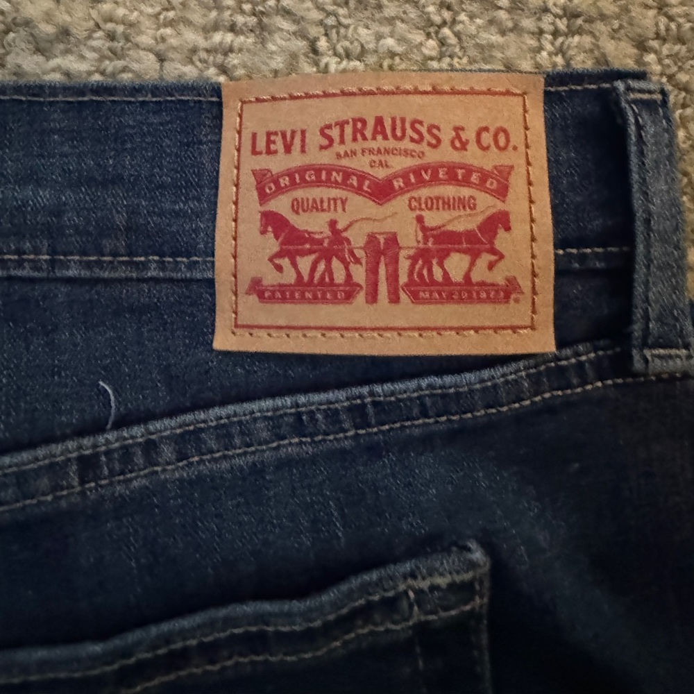 Levi - women’s jeans